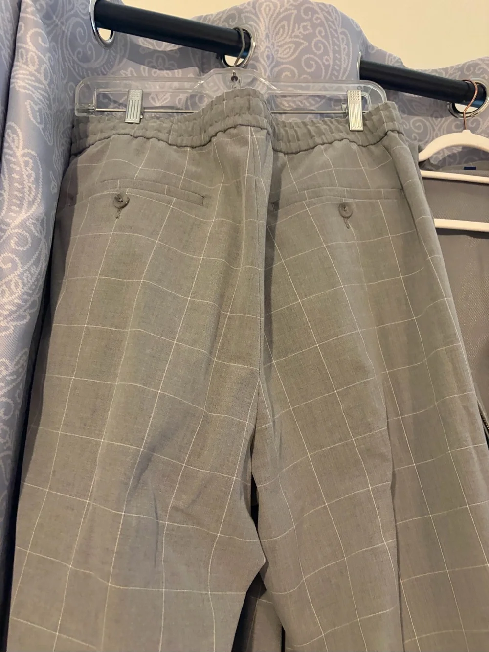 Two-Piece Plaid Jacket and Jogger Suit Set - Grey